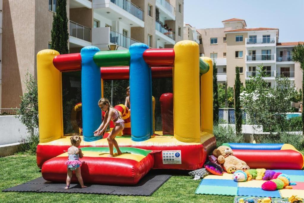 Elysia Park Apartments Пафос Экстерьер фото